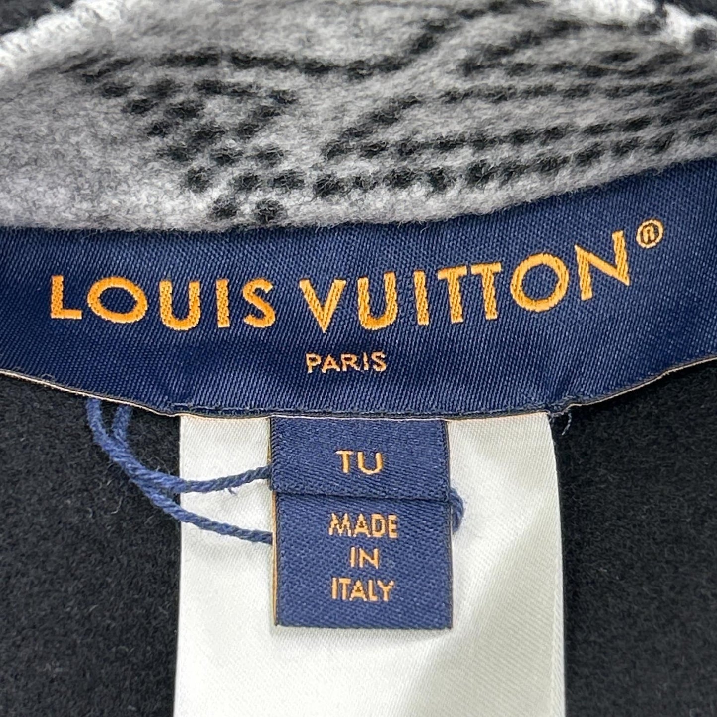 Louis Vuitton Mahina Monogram Reversible Poncho Cape TU — view 9
