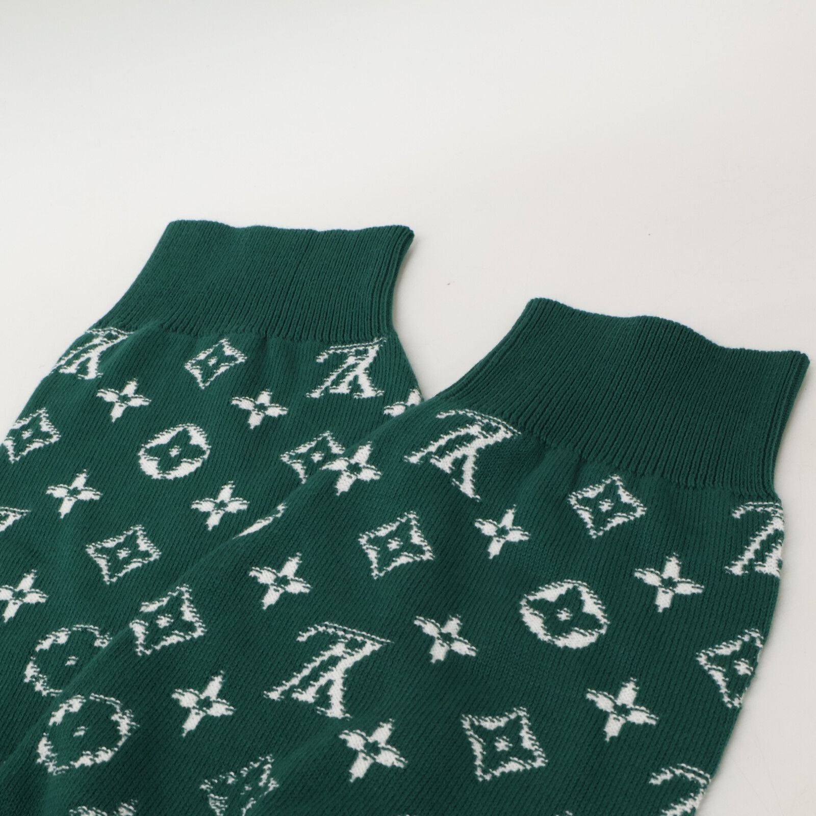 Louis Vuitton Uuso Monogram Gradient Pullover Knit Hoodie — view 8