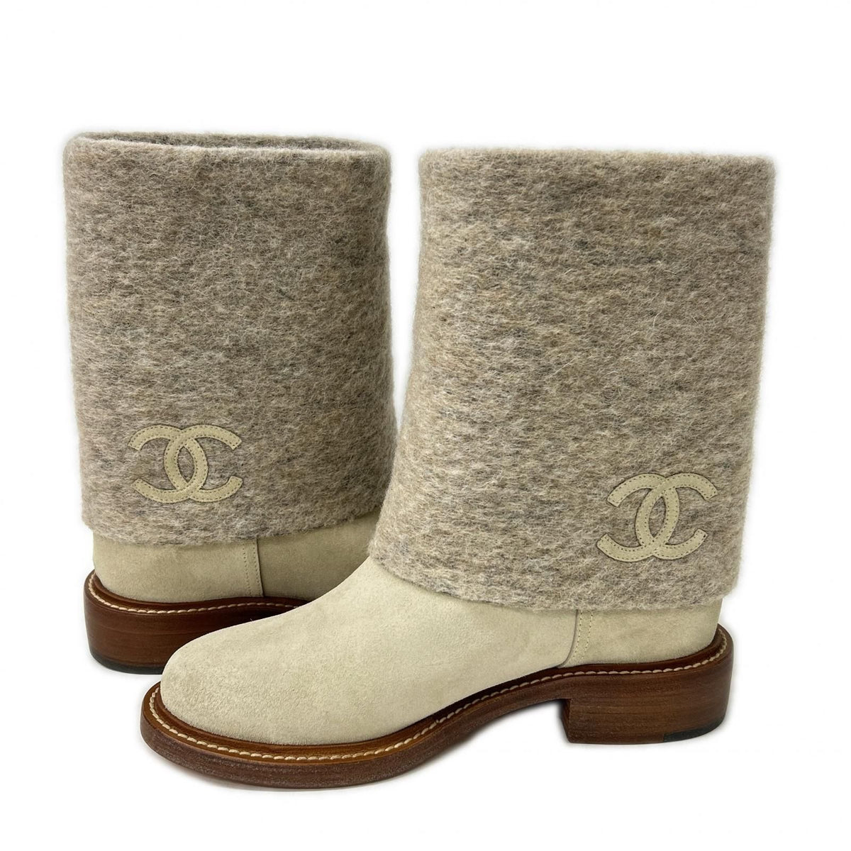 Chanel 14B CC Logo Wool Suede Contrast Boots 39C — view 5