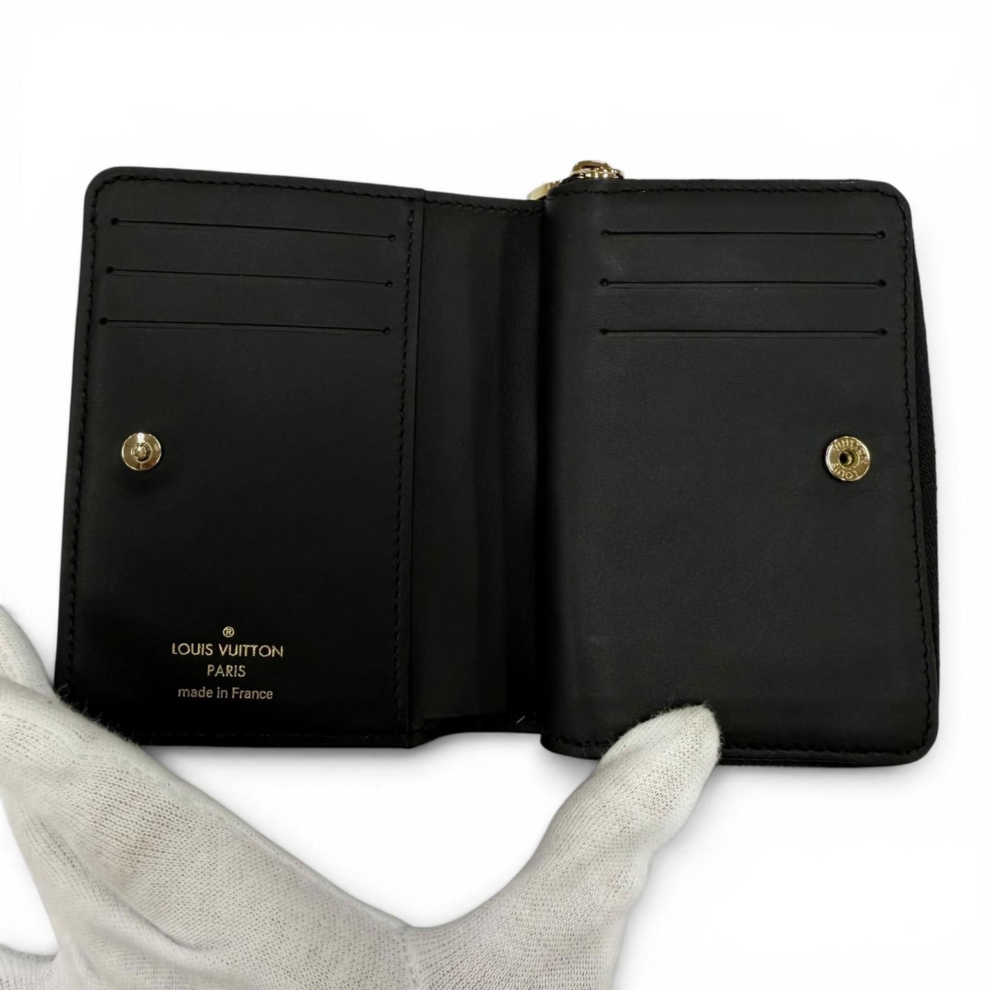 Louis Vuitton Coussin Portefeuille Lou Lambskin Monogram Compact Wallet Black — view 6