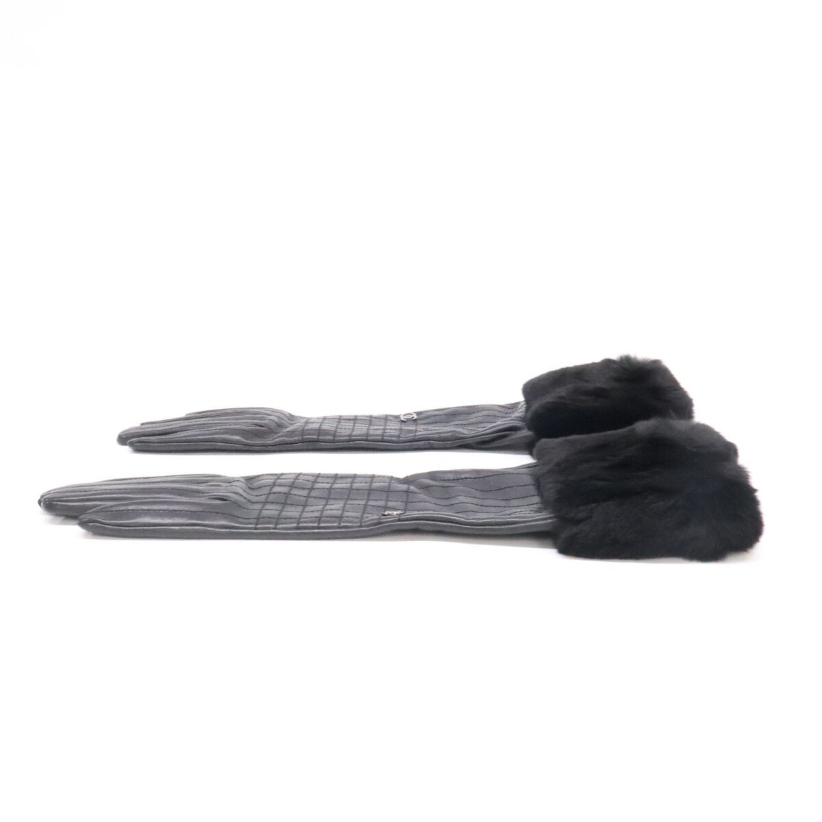 Chanel CC Logo Rabbit Fur Sheep Leather Gloves — view 4