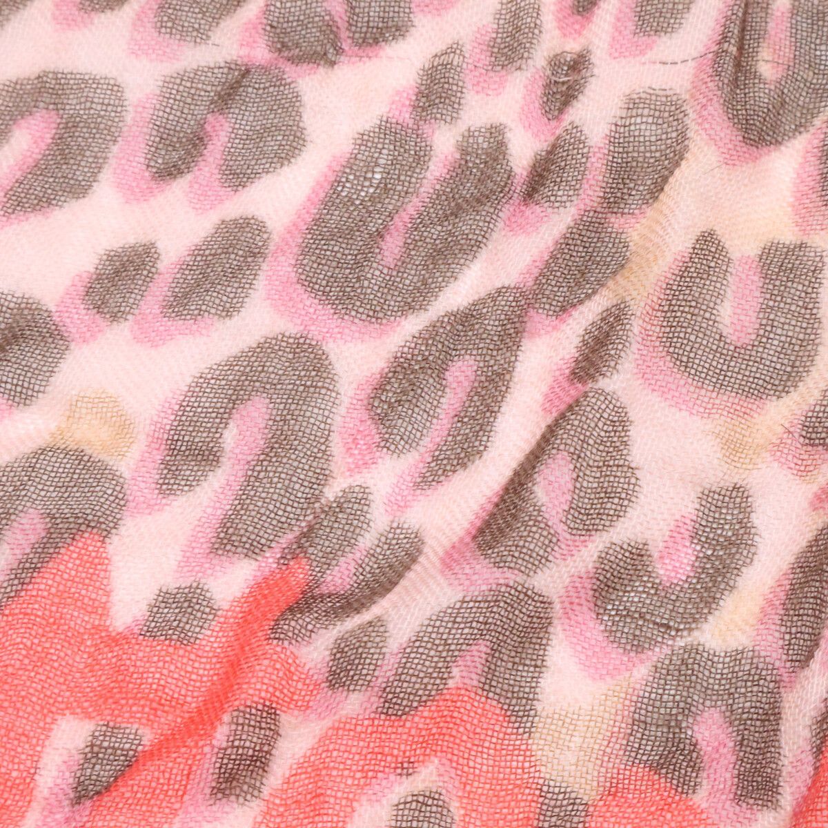Louis Vuitton Etole Leopard SS Pattern Cashmere Silk Scarf — view 7