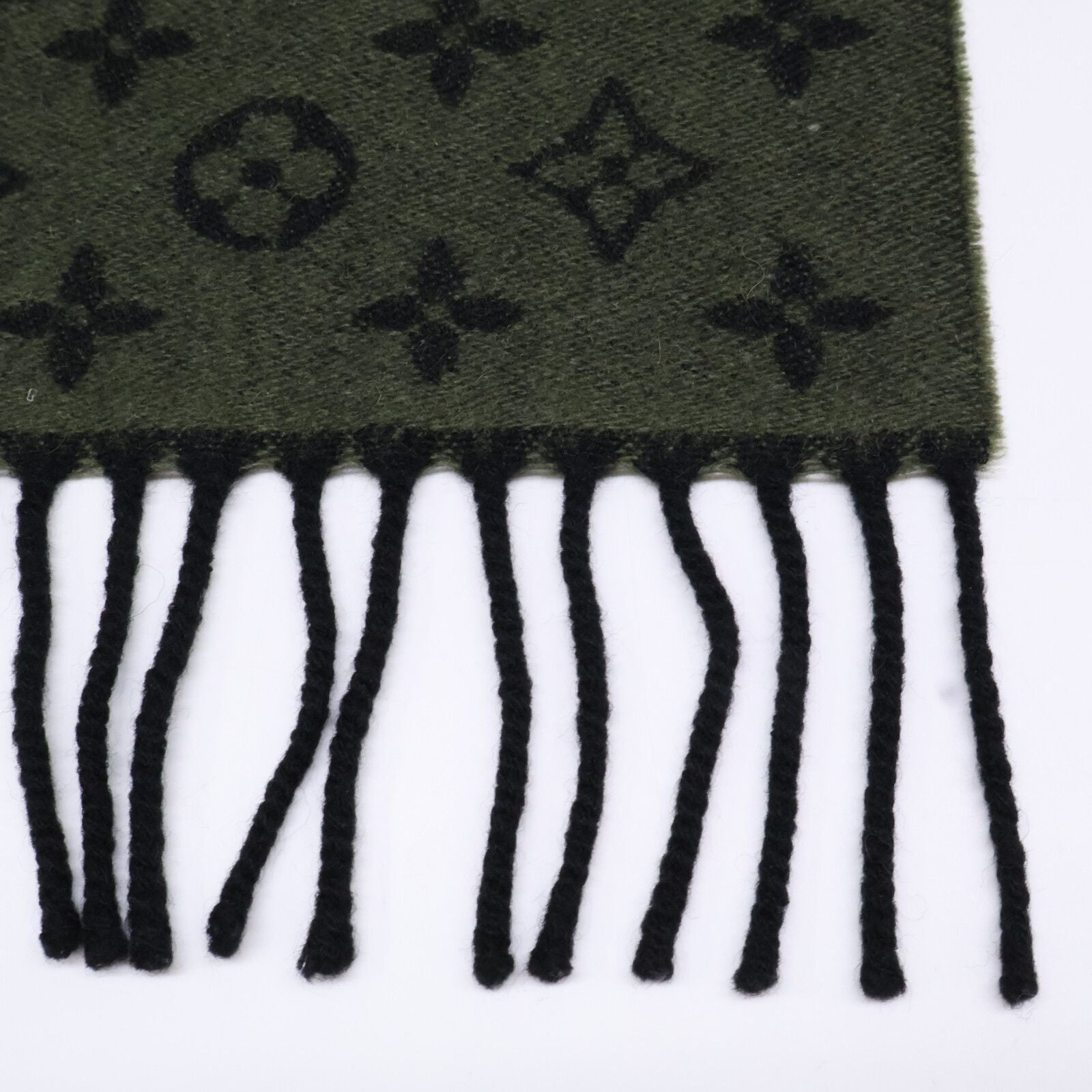 Louis Vuitton Echarpe Monogram Gradient Wool Cashmere Fringe — view 3