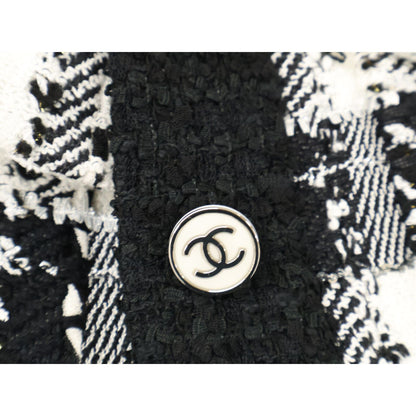Chanel CC Logo Button Tweed Collarless Jacket 34 — view 8