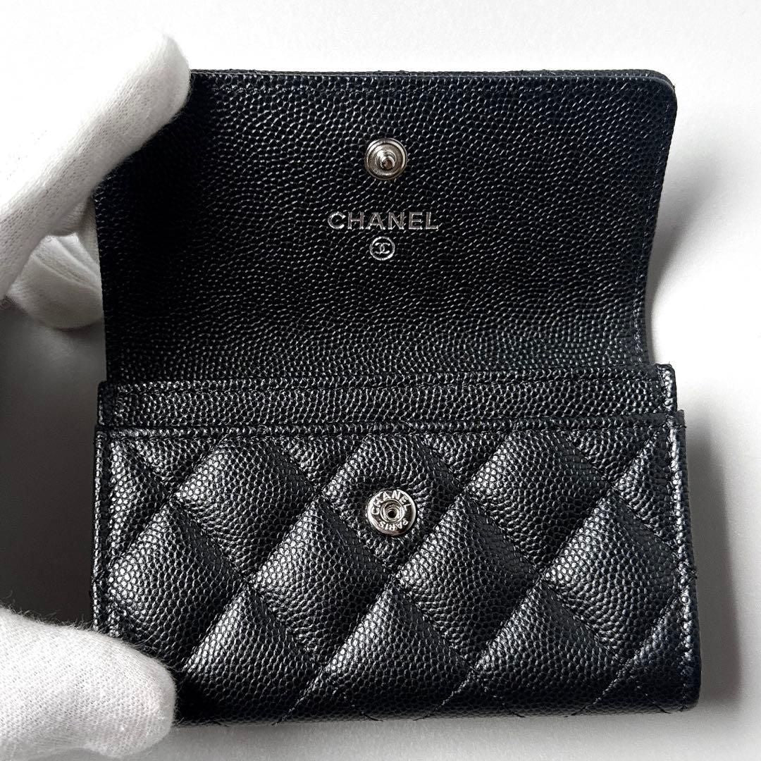 Chanel 19 Card Case Caviar Leather Black — view 3