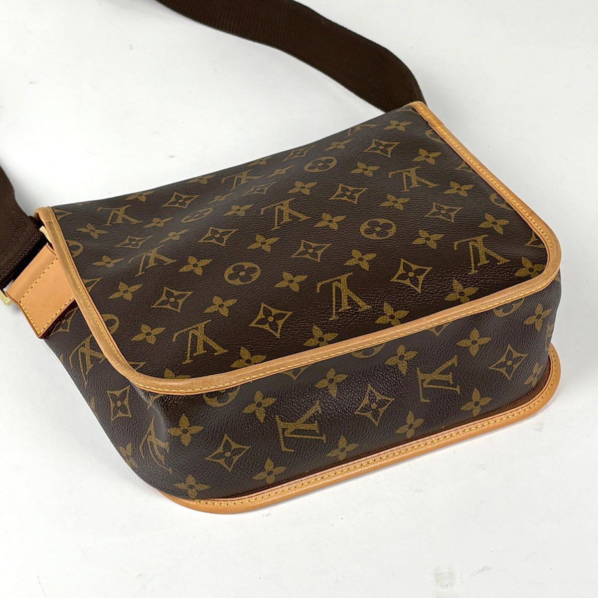 Louis Vuitton Messenger PM Bosfall Shoulder Bag Crossbody Monogram Brown — view 2
