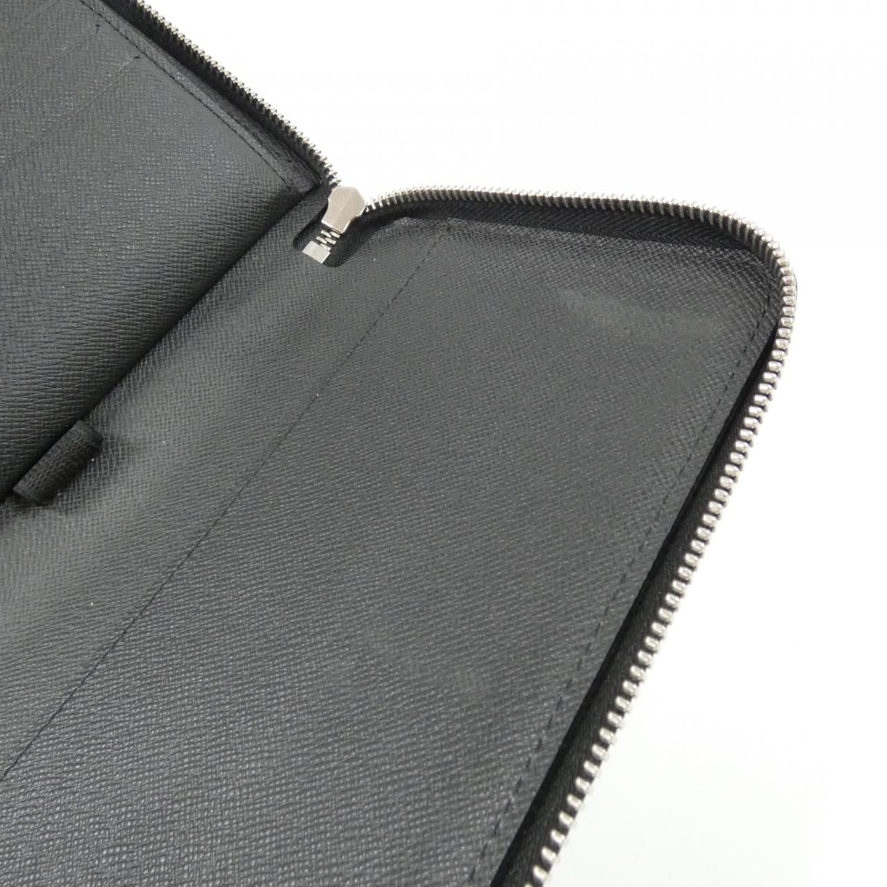 Louis Vuitton Taiga Zippy Oh Wallet — view 8