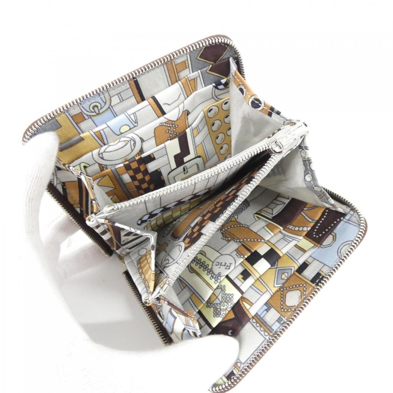 Hermes Collier de Chien Silk in Compact Wallet — view 3