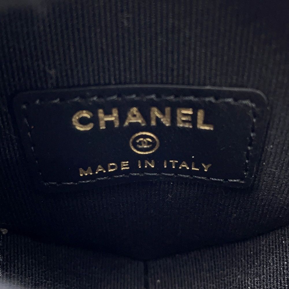Chanel Bag Charm Quilted Heart Mini Lambskin Black — view 9