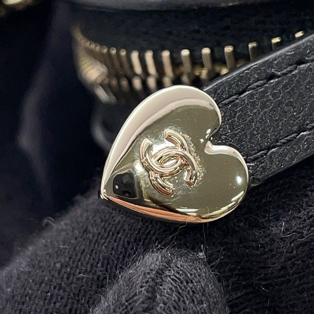Chanel Bag Charm Quilted Heart Mini Lambskin Black — view 8