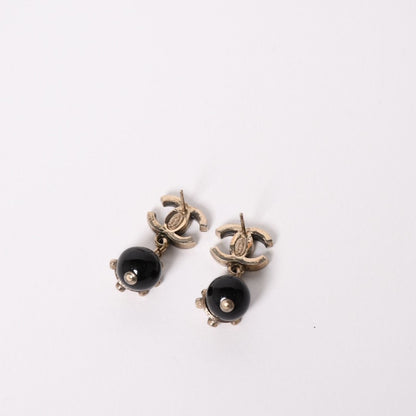Chanel CC Logo Swing Ball Earrings 05 Resin Rhinestone Black Silver — view 3