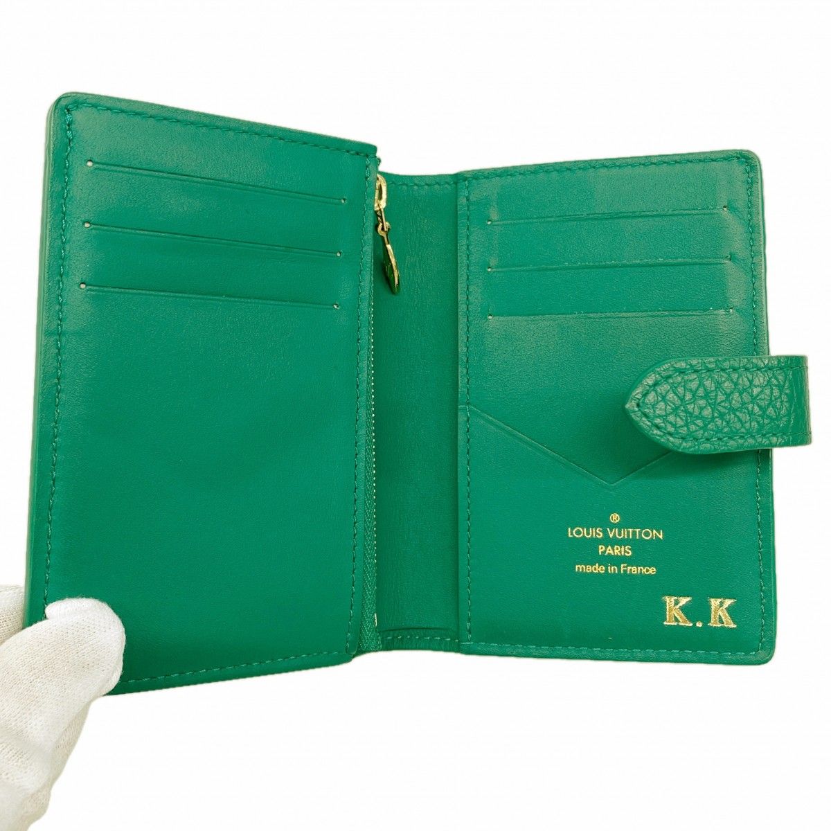 Louis Vuitton Wallet Taurillon LV Vertical Compact Emrod — view 3