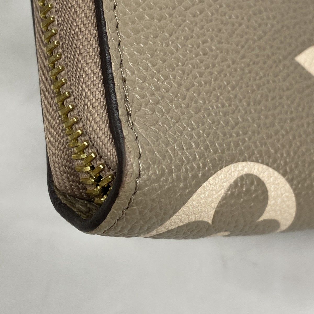 Louis Vuitton Wallet Monogram Empreinte Zippy Tourtelle Cream — view 5