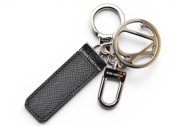 Louis Vuitton Key Holder Key Ring Porte Cles LV Club Taiga Ardoise Black