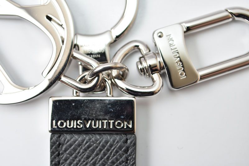 Louis Vuitton Key Holder Key Ring Porte Cles LV Club Taiga Ardoise Black — view 2