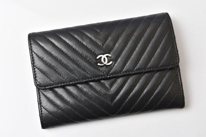 Chanel Wallet Bifold Fold Chez Blanc Stitch Black — view 2