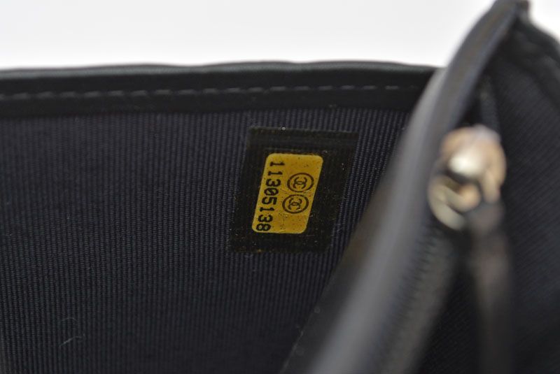 Chanel Wallet Bifold Fold Chez Blanc Stitch Black — view 9