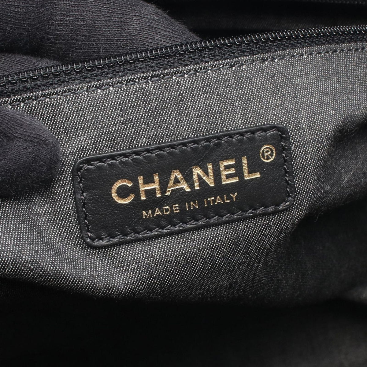 Chanel Tote Bag Deauville Black Leather Chain MM — view 4