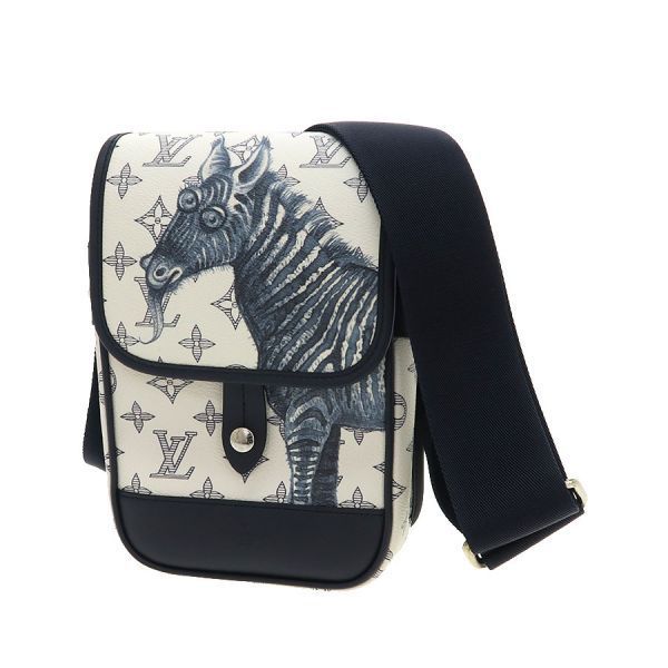 Louis Vuitton Savannah Messenger BB
