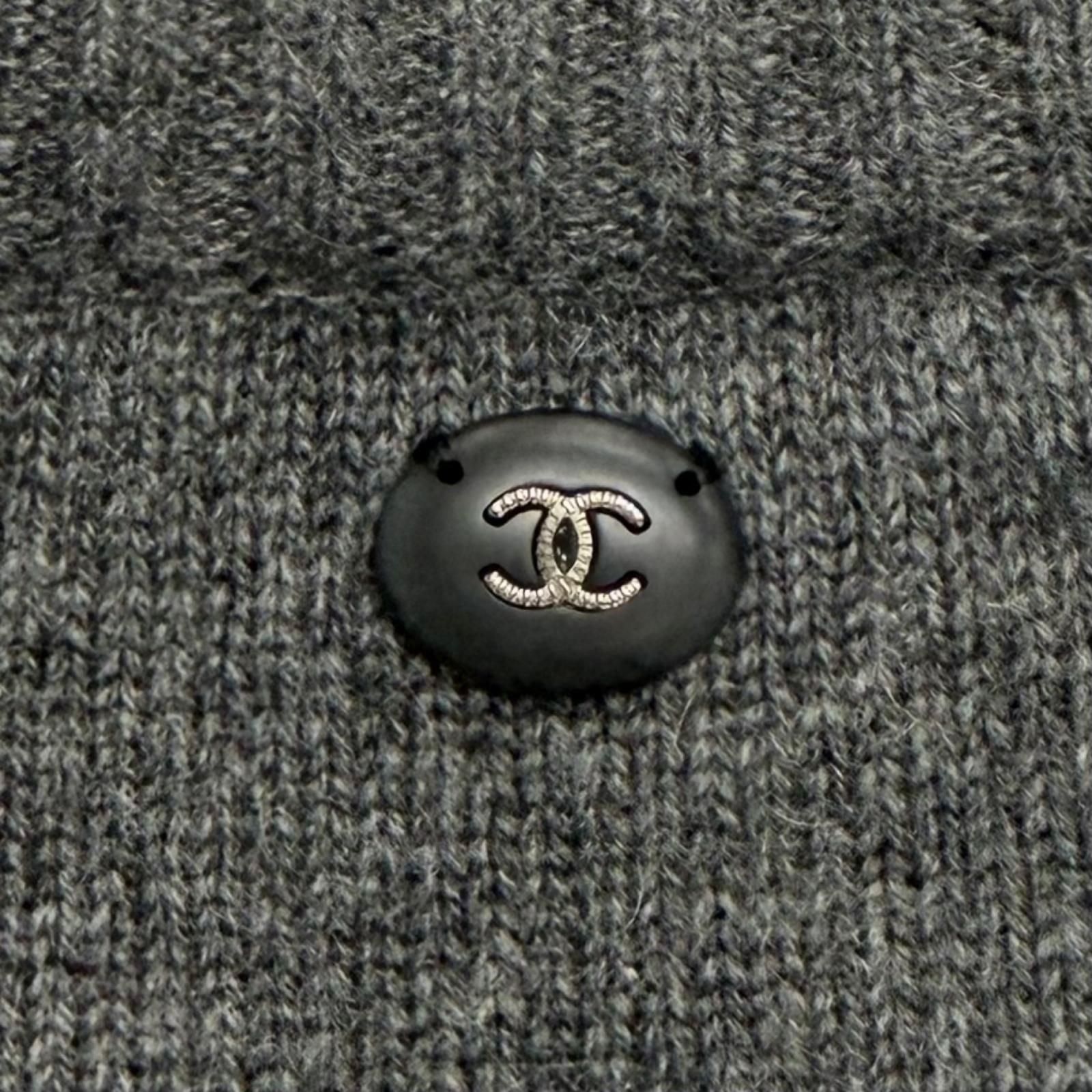 Chanel Cashmere with CC Logo Plate Gabrielle Coco Neck Long Sleeve Knit Gray 34 — view 6