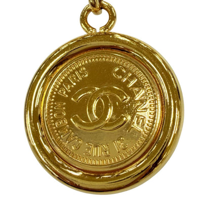 Chanel Vintage Metal 31 Rue Cambon CC Logo Chain Belt Gold Plated — view 6