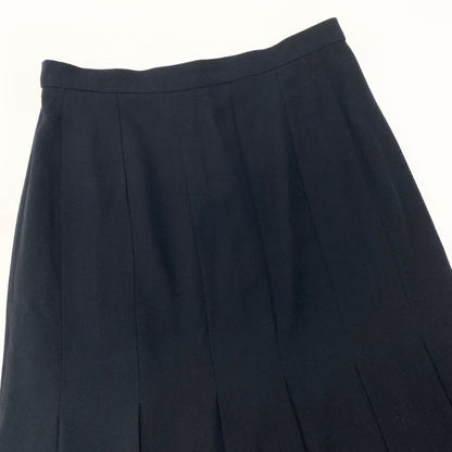 Chanel Boutique CC Logo Wool Pleated Skirt — view 5