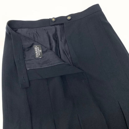 Chanel Boutique CC Logo Wool Pleated Skirt — view 4