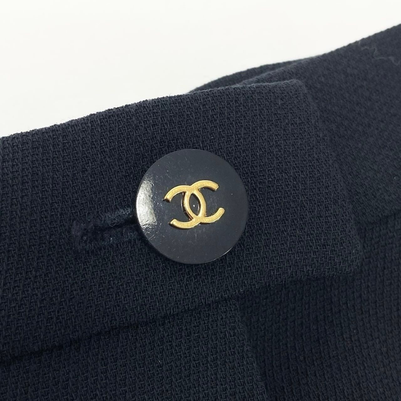 Chanel Boutique CC Logo Wool Pleated Skirt — view 7