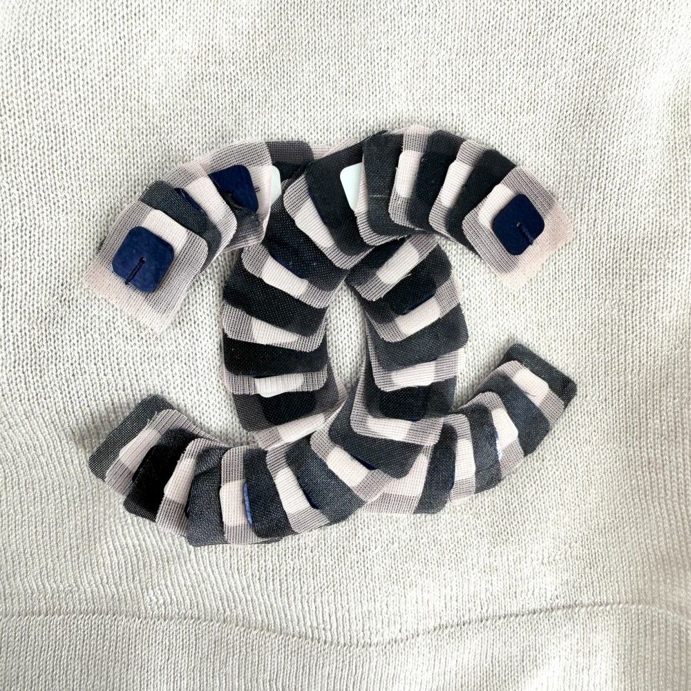 Chanel Top CC Logo Short Sleeve Knit 36 Beige Cashmere Silk Summer Sweater — view 3
