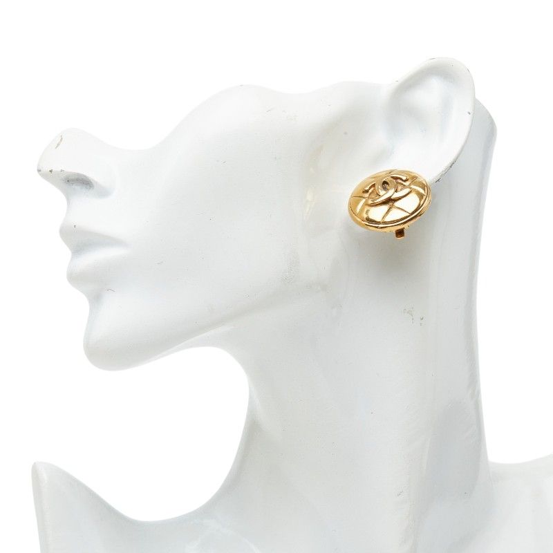 Chanel CC Logo Vintage Round Single Earring Gold Plated — view 4