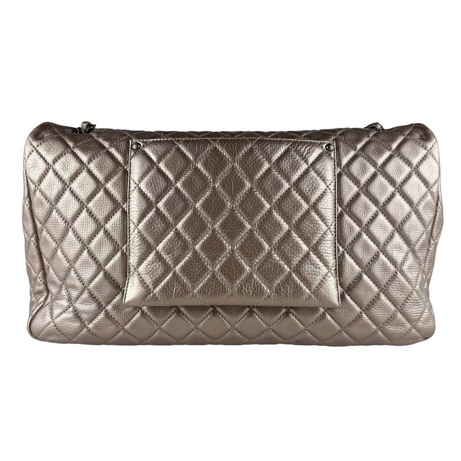 Chanel Shoulder Bag Jumbo Quilted — view 3