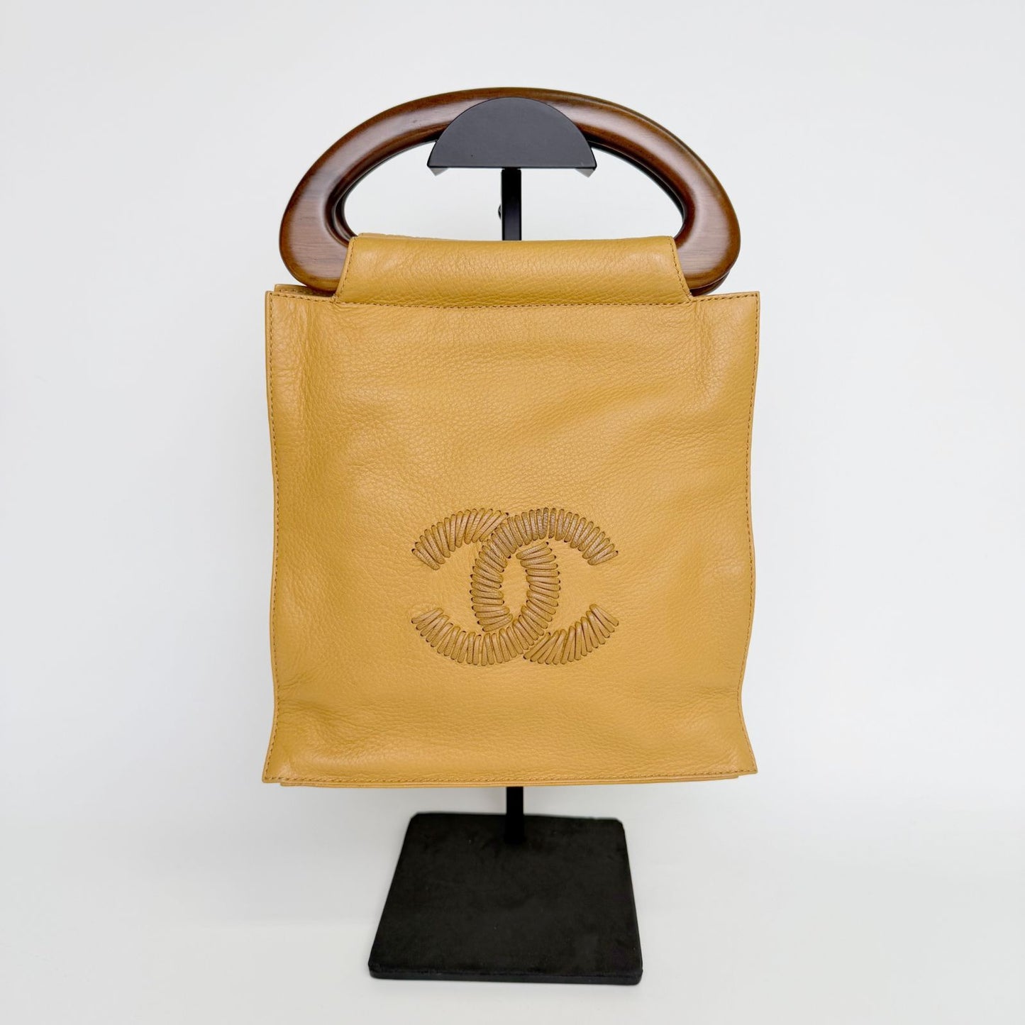 Chanel CC Logo Perforated Wood Handle Handbag Leather Yellow Brown Gold Vintage — view 3