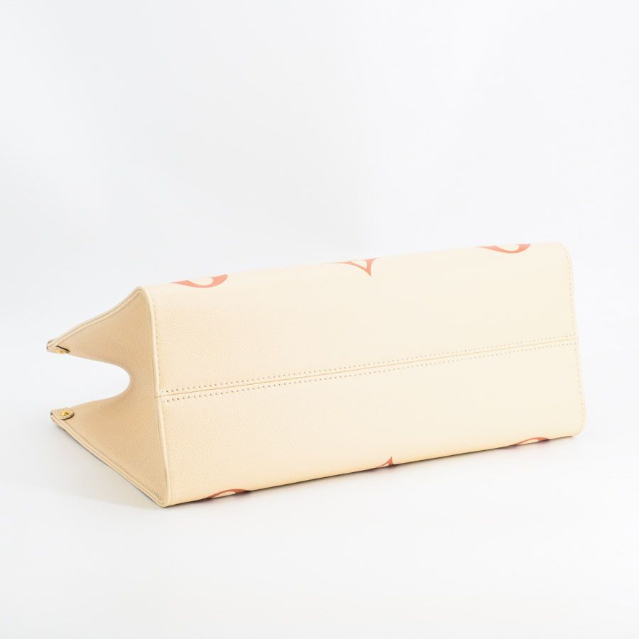 Louis Vuitton Tote Bag On The Go MM — view 6