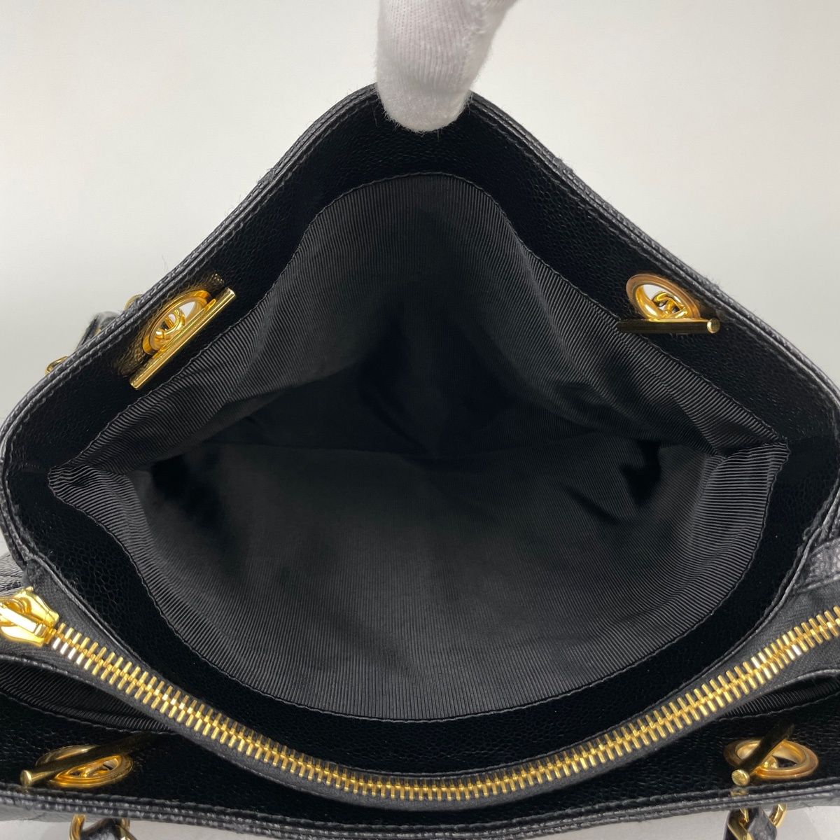 Chanel Tote CC Logo Caviar Leather Black — view 5