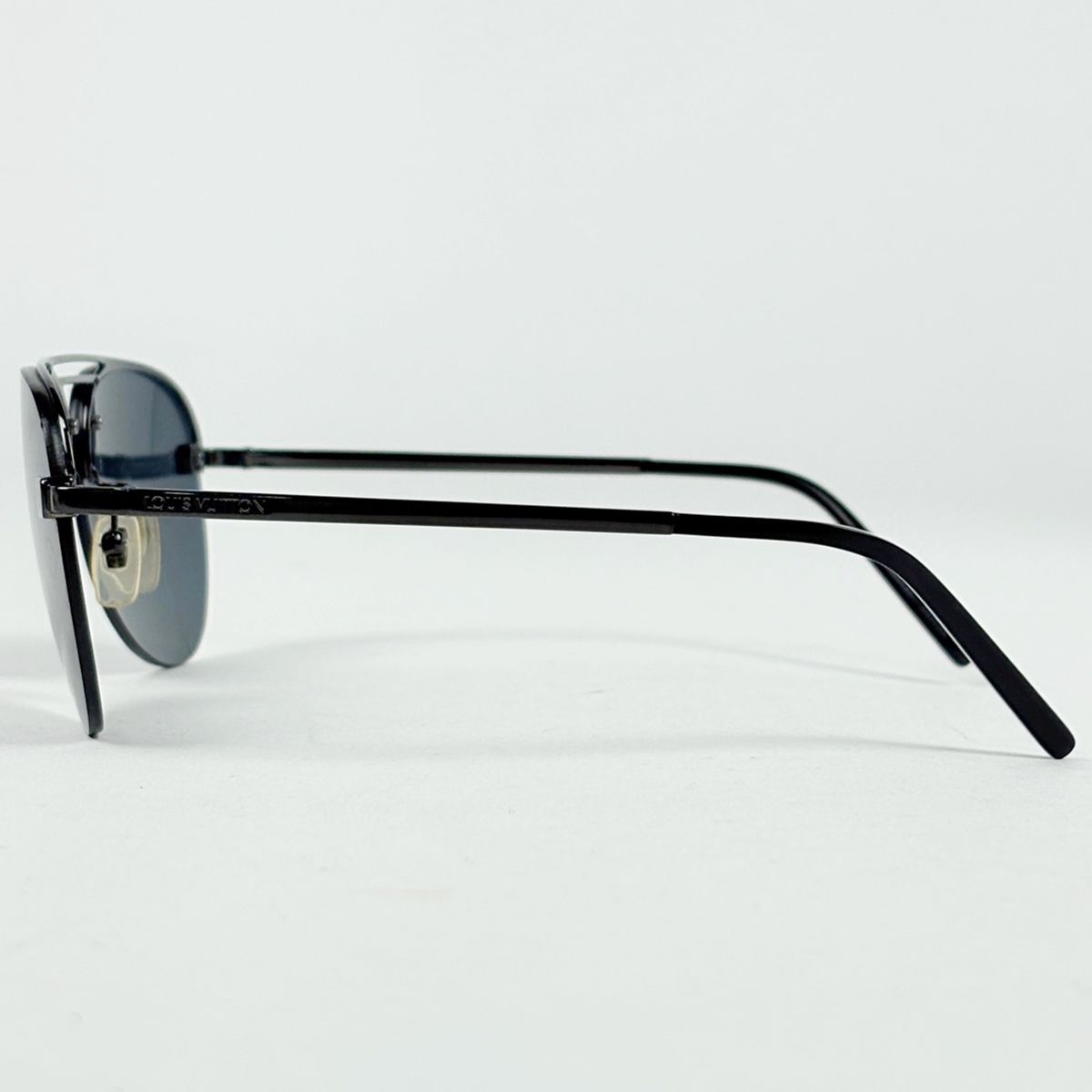 Louis Vuitton Clockwise Sunglasses Monogram Rimless Metal Black Eyewear — view 2