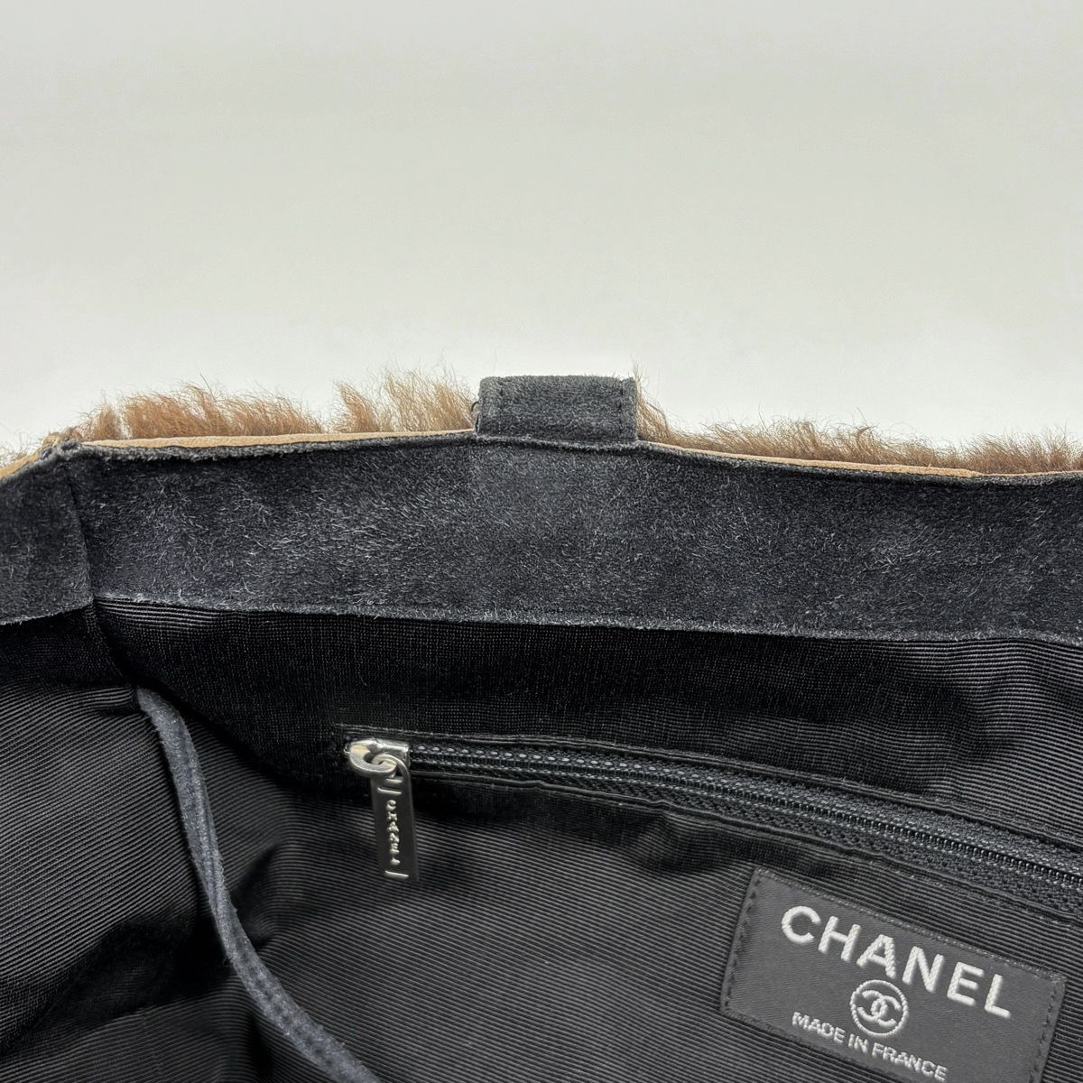 Chanel Handbag CC Logo Rabbit Fur Fabric Brown — view 7