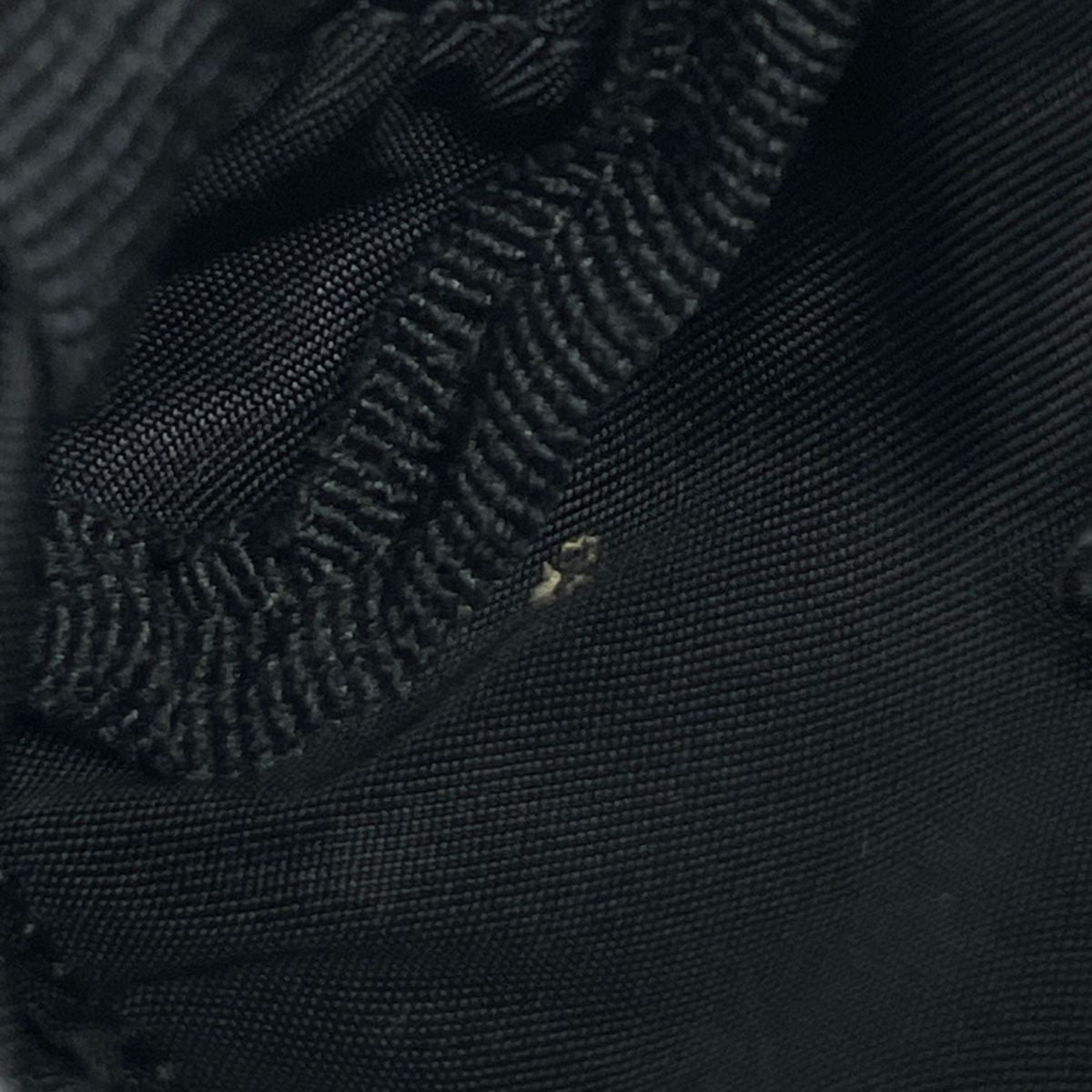 Prada Makeup Pouch Nylon Nero — view 4