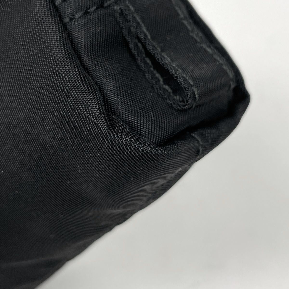 Prada Makeup Pouch Nylon Nero — view 3