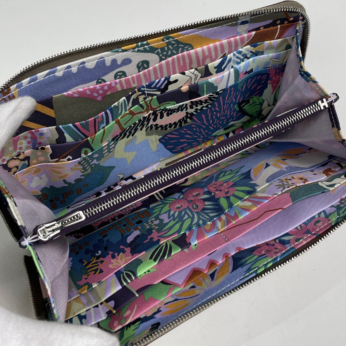 Hermes Azap Long Silk in Wallet Veau Etoupe — view 5