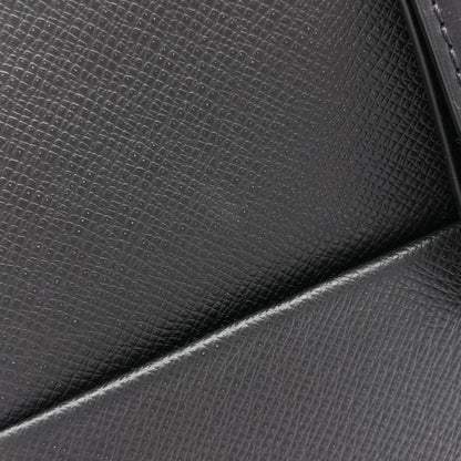 Louis Vuitton Taiga City Frame — view 6
