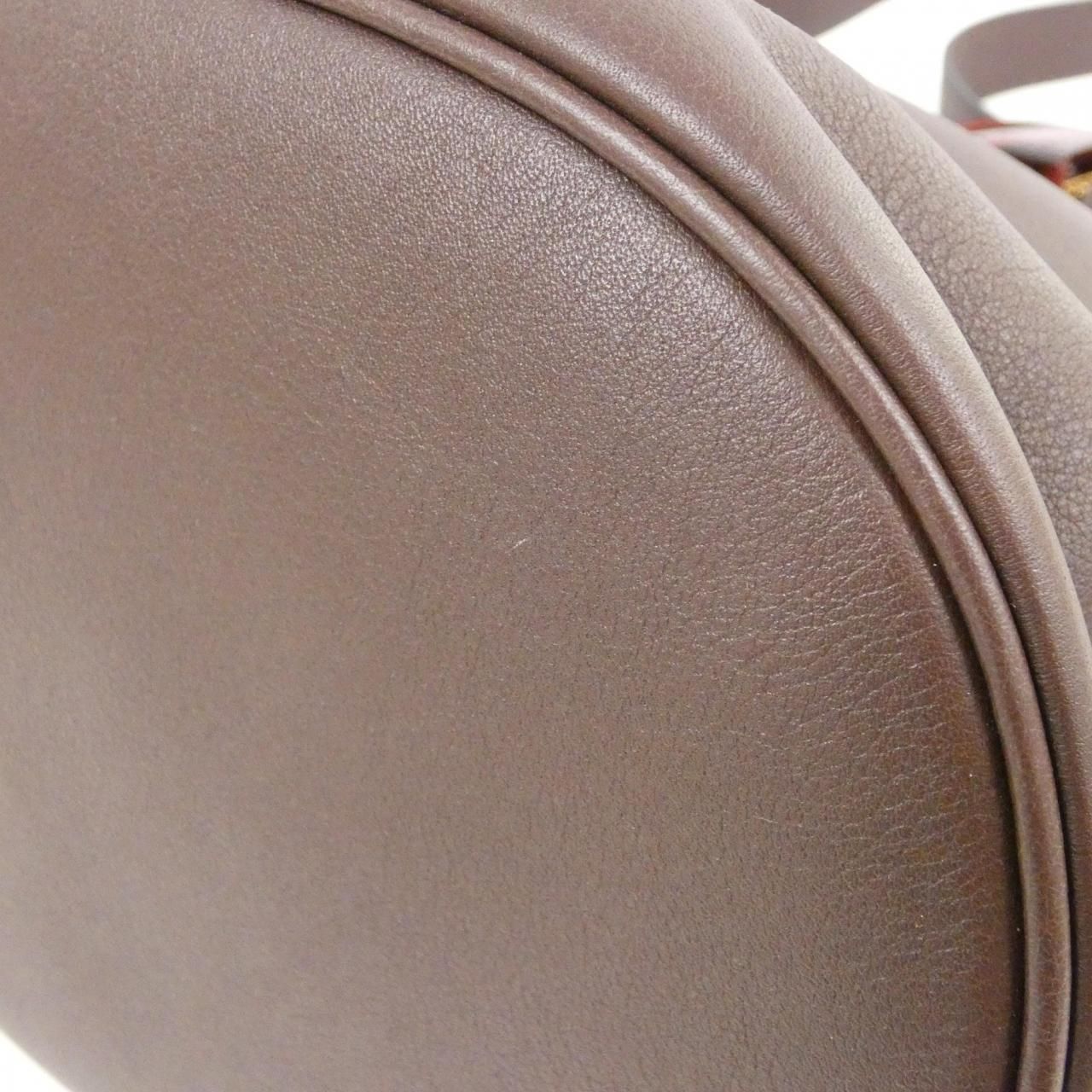 Prada Shoulder Bag Gold — view 4