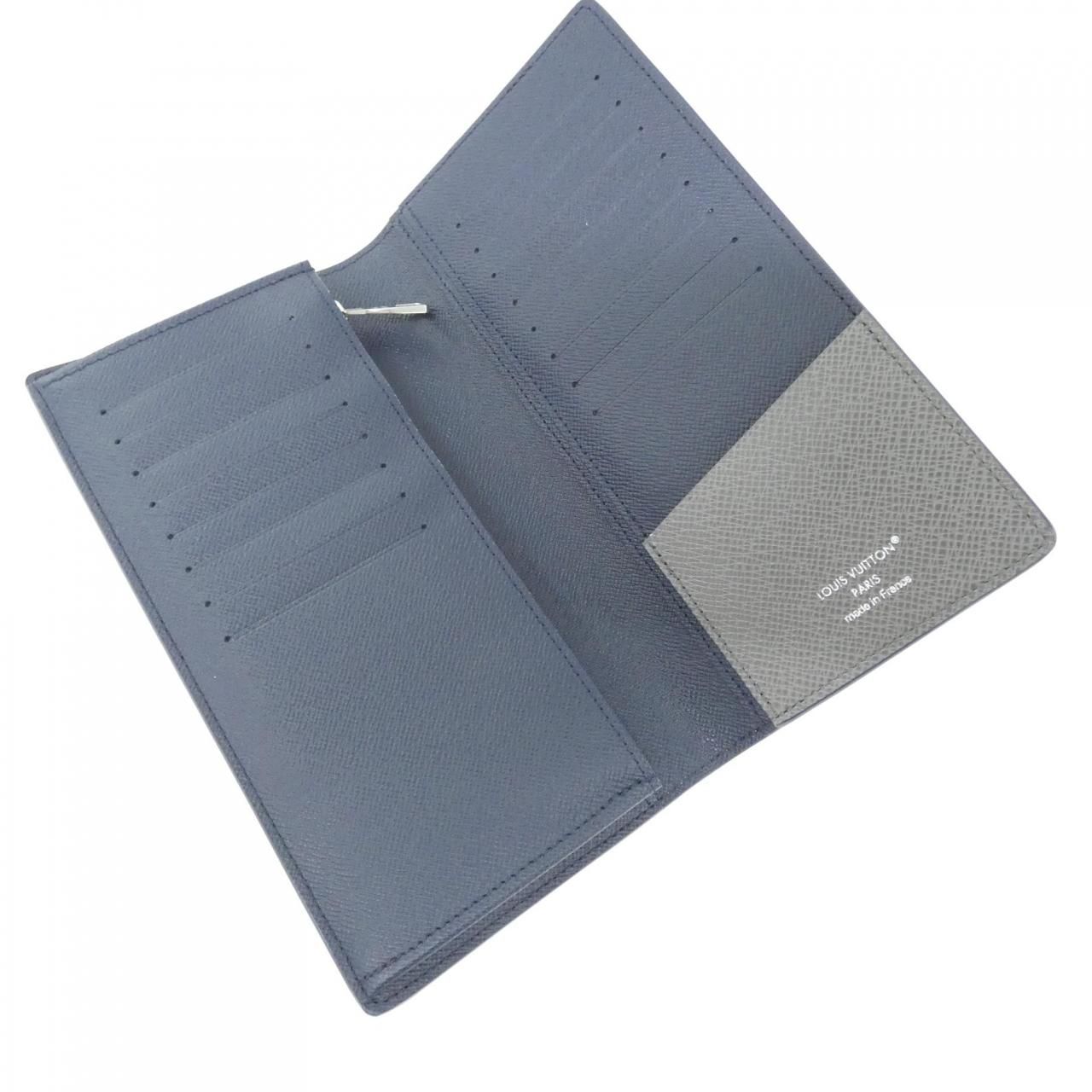 Louis Vuitton Taiga Portefeuille Brazza Wallet — view 4