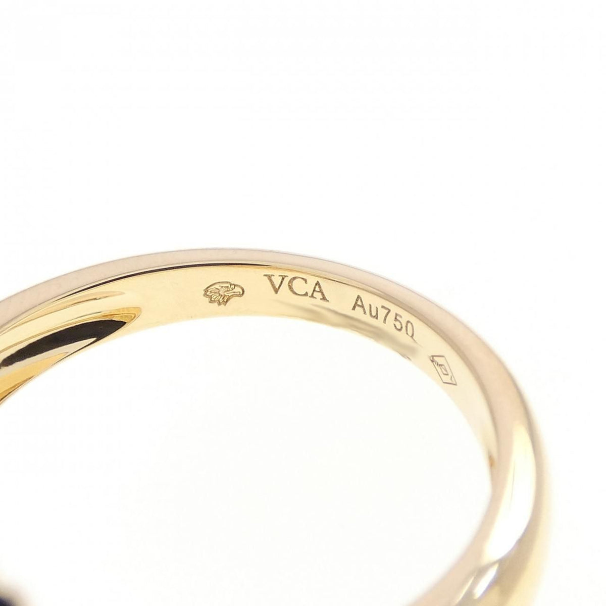 Van Cleef & Arpels Vintage Alhambra Ring — view 4