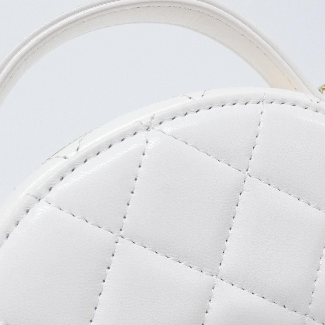 Chanel Shoulder Bag White — view 4