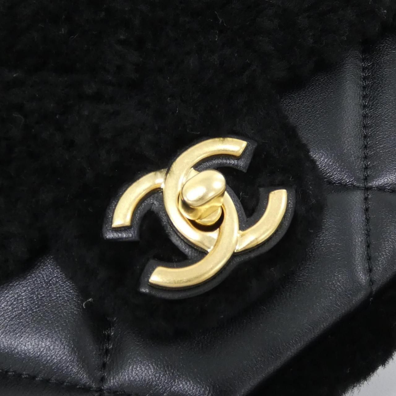 Chanel Shoulder Bag Black — view 4