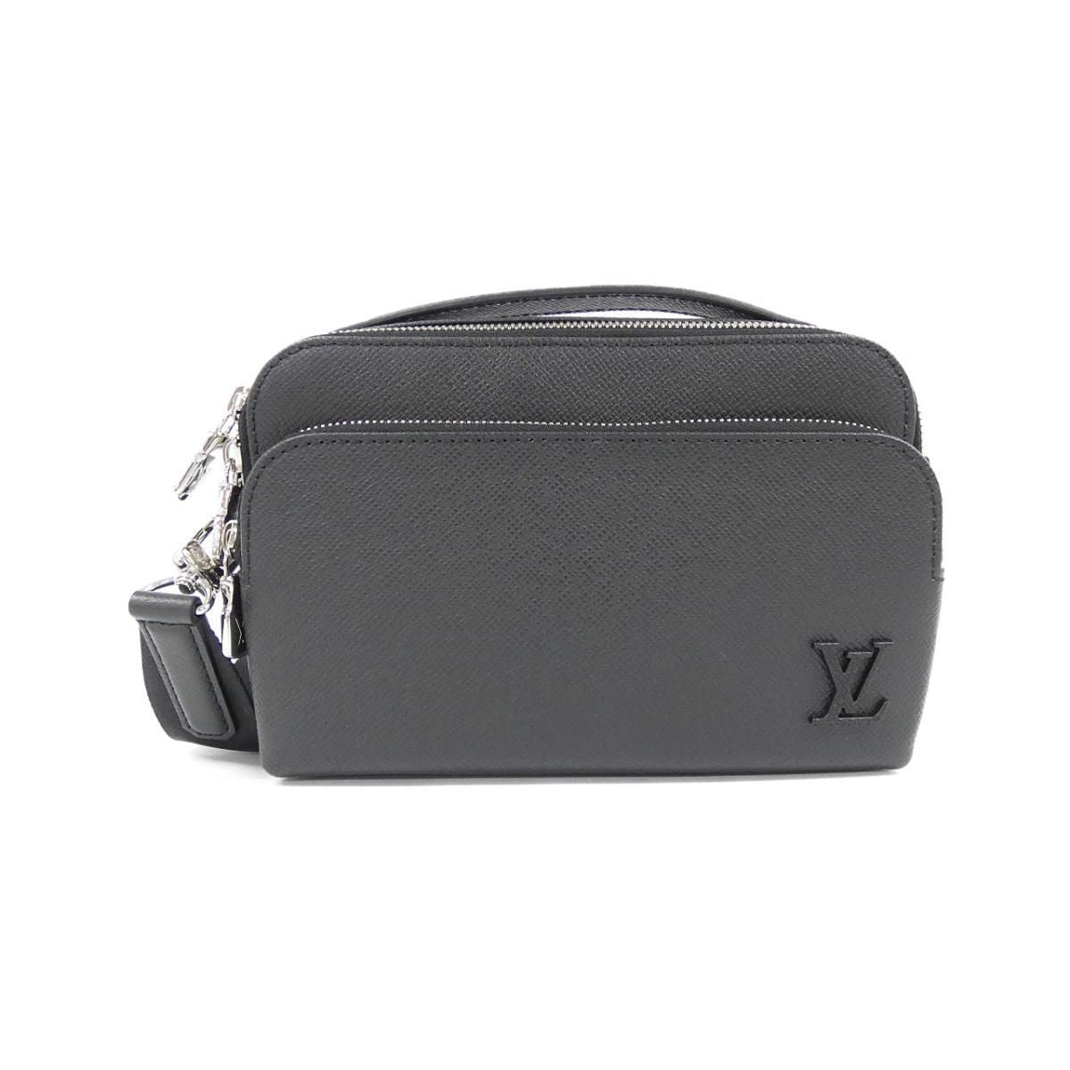 Louis Vuitton Taiga Avenue Messenger Shoulder