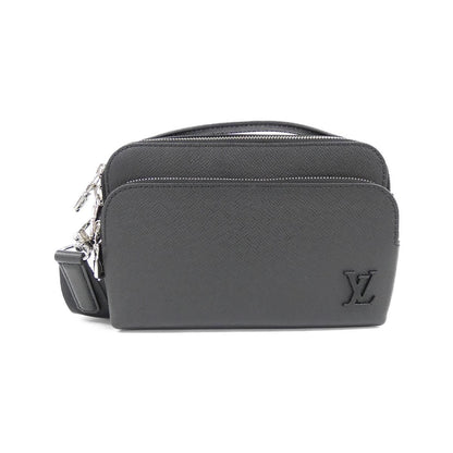 Louis Vuitton Taiga Avenue Messenger Shoulder