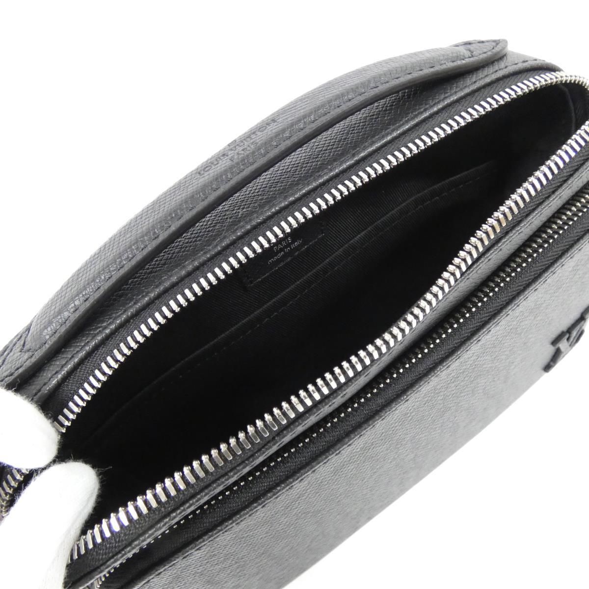 Louis Vuitton Taiga Avenue Messenger Shoulder — view 6