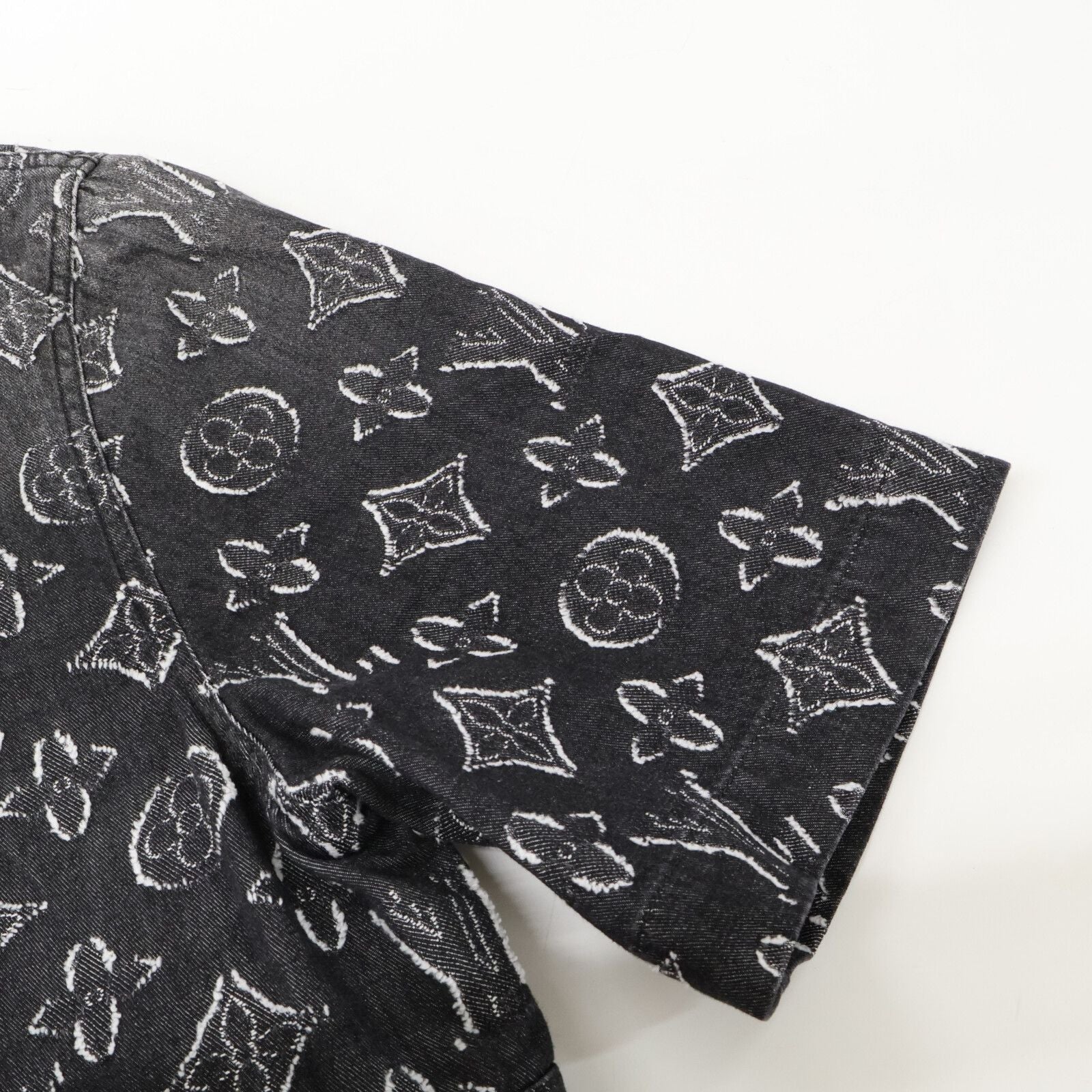 Louis Vuitton Ars Monogram Chambray SS Shhirt Short Sleeve Shirt — view 8