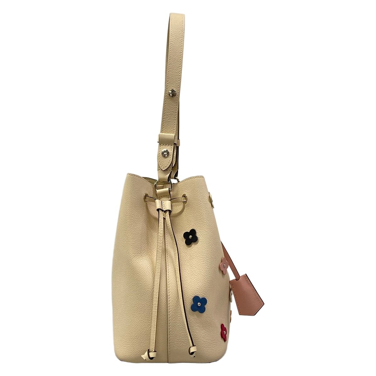 Louis Vuitton Shoulder Bag Lockme Bucket Light Beige Xmulticolor Leather — view 2
